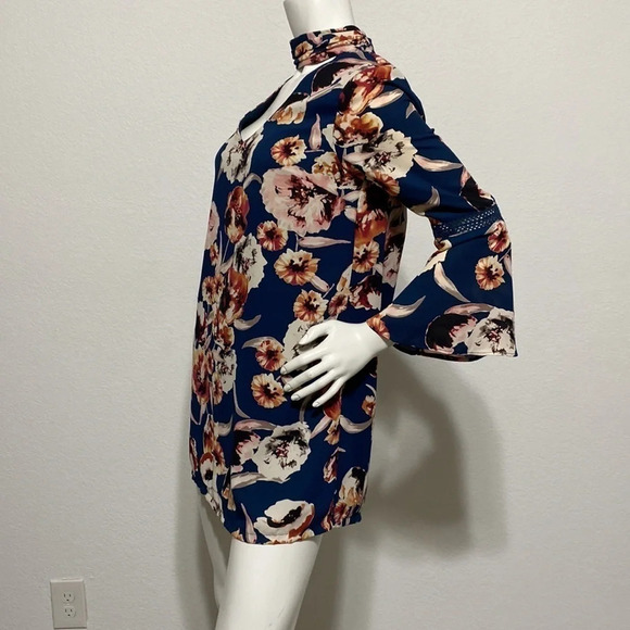 Skies Are Blue Floral Choker Neck Bell Sleeve Retro Mini Dress - Picture 4 of 7